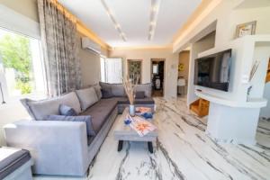 Thomas Villa - Private Pool - Sleeps 6, Hersonissos