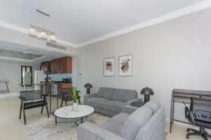 Lake views from 2 bedroom apartment in JLT, Dubai