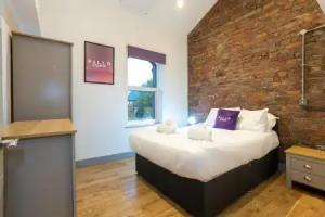 Pillo Rooms Serviced Apartments- Salford, Manchester