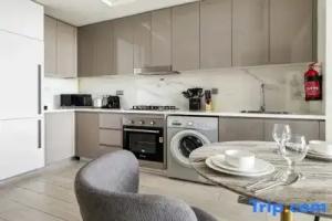 Cozy 1BR w/ Balcony Views Azizi Riviera, Meydan Apartments, Dubai