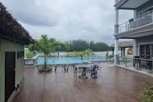Phoenix Luxury Self Catering Apartments, Glacis