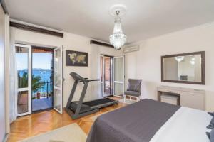 Seafront Haven Darka Tourist base, Biela