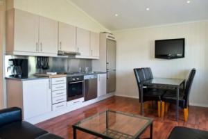 Spacious Holiday Home in, Kinsarvik