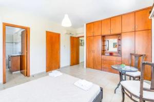 Villa Nikolina - 5 En-suite Bedrooms, Droushia