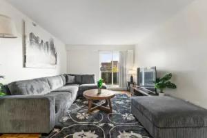 Furnished Apartment Near Longwood, Brookline