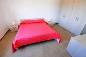 2 bedrooms house with enclosed garden and wifi at 3 km away from the beach, Sant'Anna Arresi