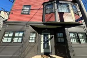 Bright And Open 2 Bed 1 Bath Apt. Off Broadway #2 2 Bedroom Apts, Newport