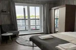 Apartment for two with a view of the forest and an atmospheric balcony, Petrozavodsk