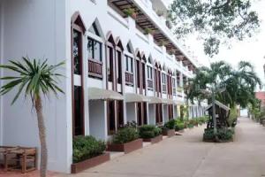 Maldives Beach Resort, Ban Mu Dut