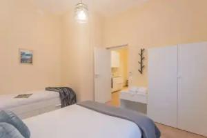 Simar Apartments nearby S.G. Train Station by Rent all, Como