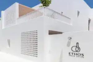 Ethos Vegan Suites, Fira