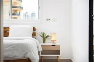 MAMAD - Sea Breeze Retreat by Sea N Rent Apartments, Netanya