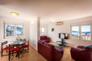 Apartments Sunny Family, Rafailovici