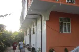 Galaxy House 6, Kvariati