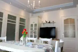 Central Apartment - Lets4Holiday, Varna
