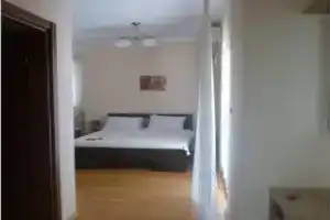 Roman Gardens Studio Apartment, Risan