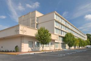 Wynwood Plaza Hotel, Newport News