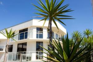 Bayview Beachfront Apartments, in town right on the beach, Byron Bay