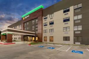 La Quinta Inn & Suites by Wyndham NW Brookhollow, Houston
