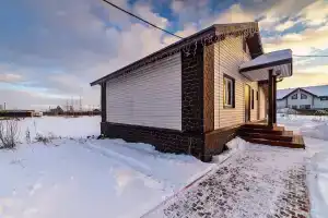 Dom u Ozera Cottage, Petergof