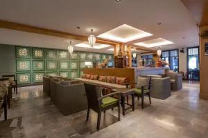 Sawaddi Patong Resort & Spa by Tolani, Patong