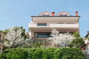 Apartments Komel, Opatija