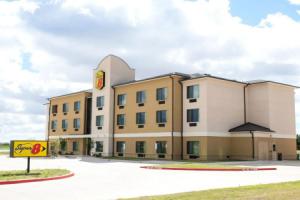 Super 8 By Wyndham Stanton, Midland