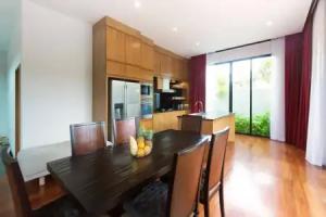 Baan Bua Estate by Tropiclook, Nai Harn