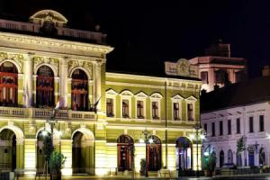 Albina apartman, Eger