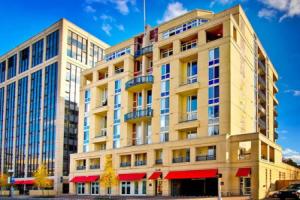 Global Luxury Suites in Rosslyn, Washington