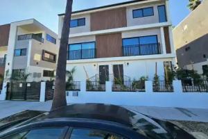 StaysPro - Hollywood Homes Minutes to Everything Apartments, Los Angeles