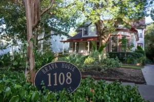Brava House Bed and Breakfast, Austin