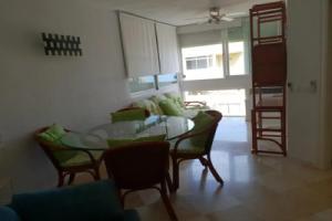 Marbella 2000 Elegant Apartment, Marbella