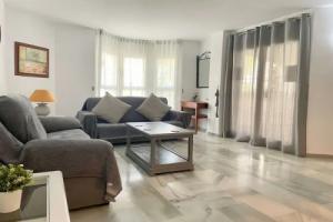 2 Bedroom Close to the Pool F-4, Marbella