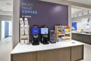 Holiday Inn Express & Suites Okemos - University Area by IHG, Lansing