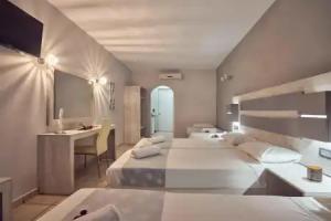 Savvas De Val Hotel, Laganas