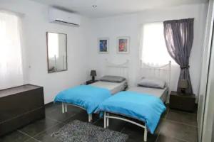 Dolmen Court Flat 10, Apartments, Qawra