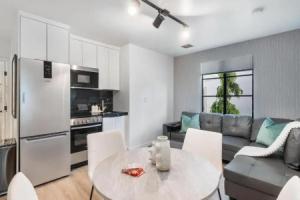 Lux Retreat By Renzzi Hotel, Miami