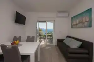 Awesome Apartment in Podaca With Wifi and 2 Bedrooms, Gradac