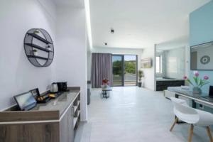 XSuites Hotel, Agia Marina