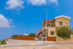 Villa Lefkas in Malatya, Lyso