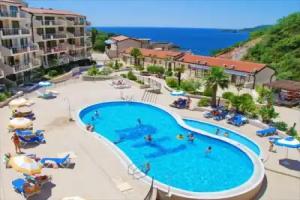 Apartment with Swimming Pool for with Terrace and Ac, Przno