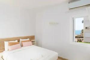 Bright and Fresh Family Home near Beach Apartments, Netanya