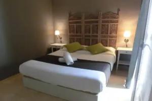 Total Valencia Attics I, Valencia