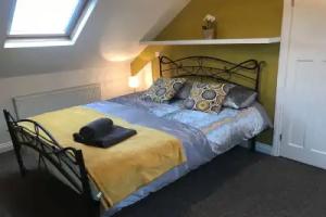 6 Bed-sleeps 12-hot Tub-free Parking-pet Friendly Tourist base, Newcastle upon Tyne