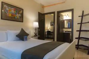 Tradewinds Apartment Hotel, Miami Beach