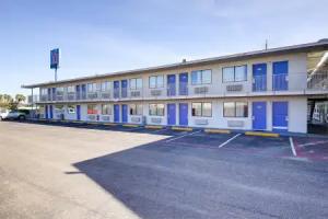 Motel 6 Laredo, TX - South, Laredo