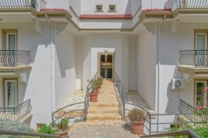 Mona Apartment, Kas