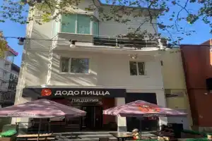 The hotel on Ostrovsky Street, 4, Gelendzik