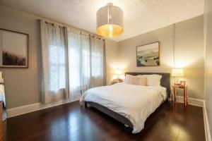 Leonard1531Side Tourist base, Indianapolis